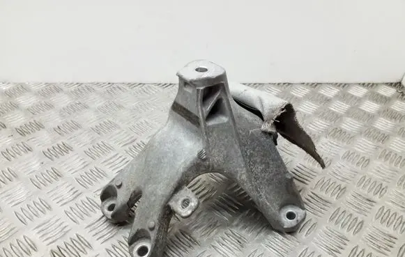 Audi A4 S4 B8 8K Engine mounting bracket 8K0199308BE