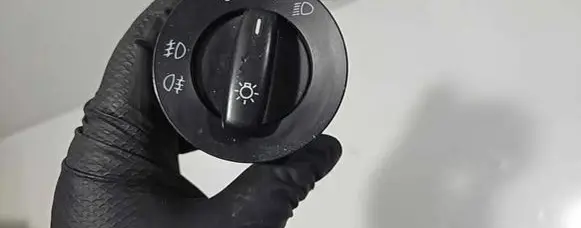 Volkswagen Touran I Light switch