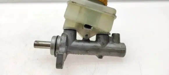 Subaru Legacy Master brake cylinder
