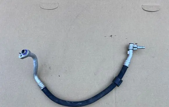 Mercedes-Benz GLE AMG (W166 - C292) Air conditioning (A/C) pipe/hose A1668307000