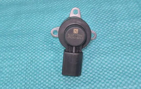 Mercedes-Benz E W212 Fuel pressure sensor 0928400762 9862332776