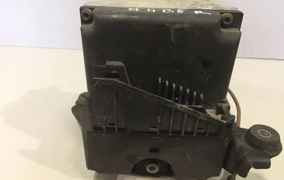 Audi A4 S4 B5 8D ABS Pump 4A0614111G 0265218011 5632410427