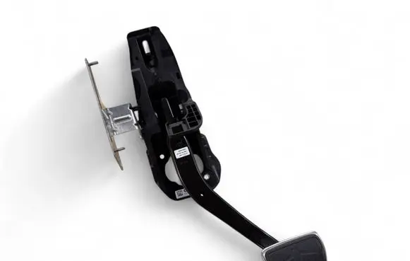 BMW M4 G82 G83 Brake pedal 687428106 14145710 765647152