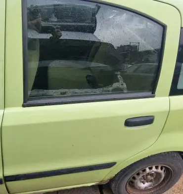Fiat Panda II Rear door