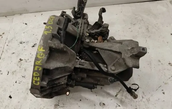 Renault Megane III Manual 5 speed gearbox 8200977061 1904760078