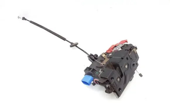 Volkswagen Jetta V Front door lock 3D1837016