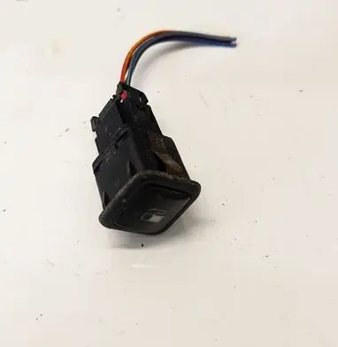 Volkswagen Golf IV Fuel tank opening switch 3B0959833A