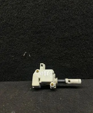 Volkswagen Transporter - Caravelle T5 Central locking motor 3b5827061c