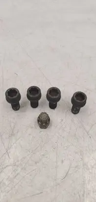 Seat Leon (1P) Anti-theft wheel nuts and lock 