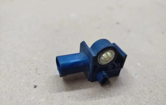 Mercedes-Benz E W212 Airbag deployment crash/impact sensor A2128204926