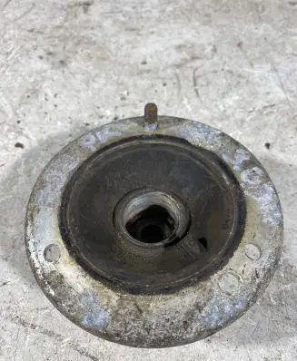 Coil spring mount