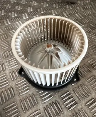 KIA Sorento Heater fan/blower E308830330 A0925120230 A0440139
