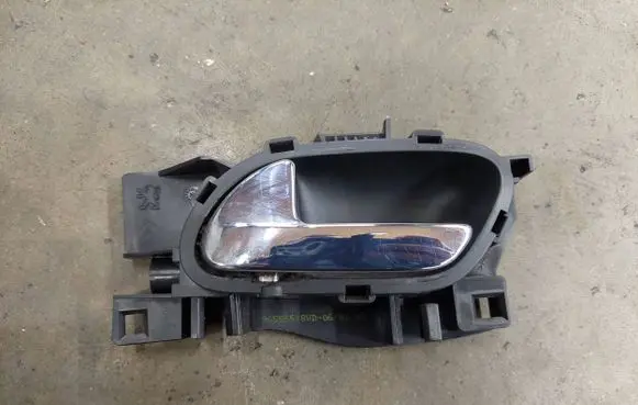 Peugeot 207 CC Front door interior handle 96555518vd