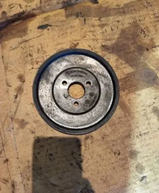 BMW 5 E39 Power steering pump pulley 2247046