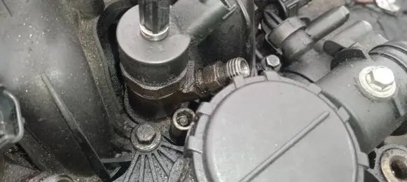 Ford Focus C-MAX Fuel injector 0445110259