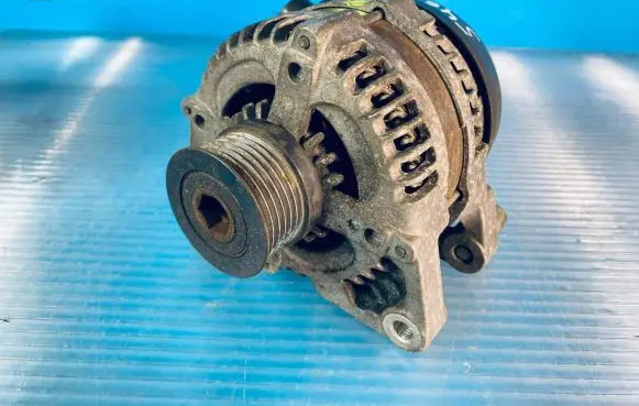 Volvo S40 Generator/alternator 30667067 1042103512 3M5T10300PC