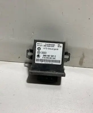 Volkswagen PASSAT B6 Light module LCM 5M0907357C 5WK49676