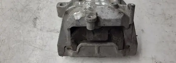 Volkswagen Golf VI Engine mount bracket HM345M10