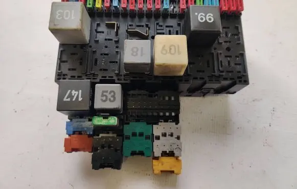 Volkswagen Multivan T4 Fuse box set 357937039