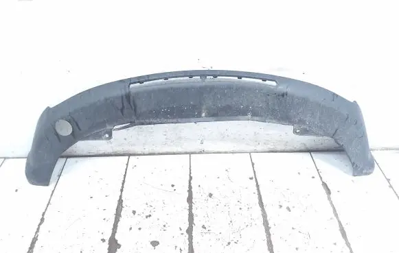 Front bumper lip