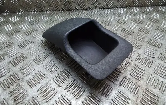Glove box