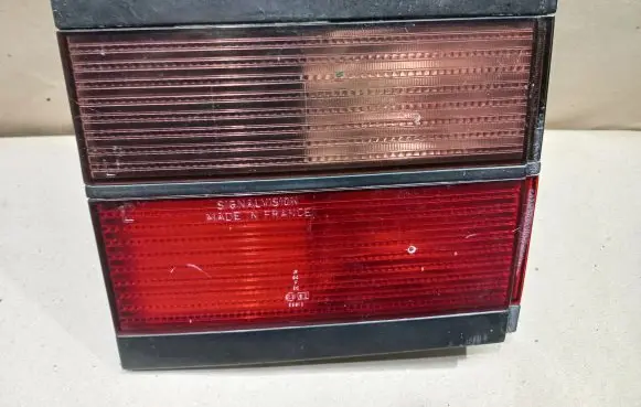 Volkswagen PASSAT B3 Tailgate rear/tail lights 333945107