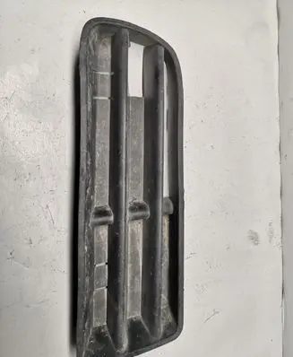 Volkswagen Golf IV Front bumper lower grill 1J0853665B