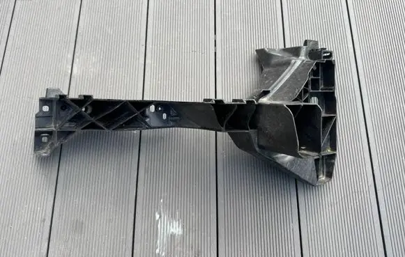 Audi Q7 4M Headlight/headlamp mounting bracket 4M0805608B