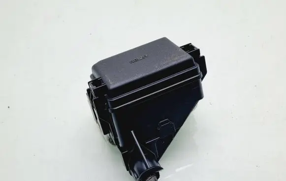 Toyota Land Cruiser (J150) Relay mounting block 8266260A00 8274360040 8266360180