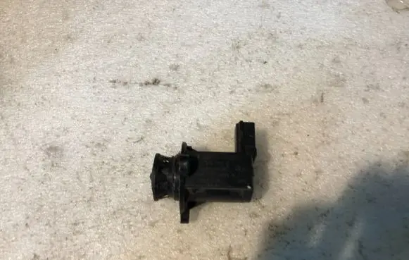 Audi Q5 SQ5 Turbo solenoid valve 06H145710D 06H145710