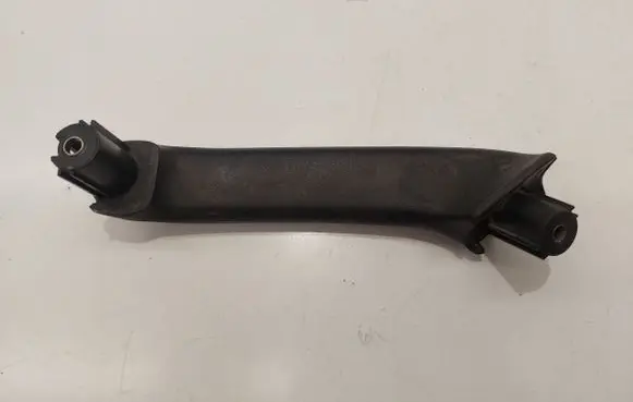 Volkswagen PASSAT B3 Rear door handle trim 357867179