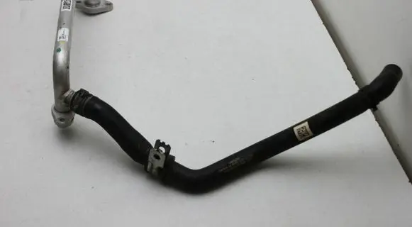 Audi A4 S4 B9 Engine coolant pipe/hose 06M121071J