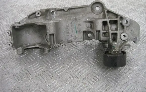 Renault Mégane Renault Sport III (IV Based) Engine mount bracket 117103703R