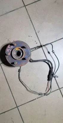 Jeep Cherokee III KJ Front wheel hub
