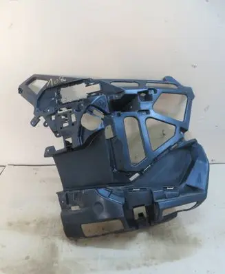 Front bumper mounting bracket