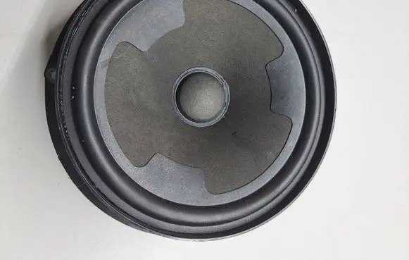 Volkswagen PASSAT B8 Subwoofer speaker 3G0035453