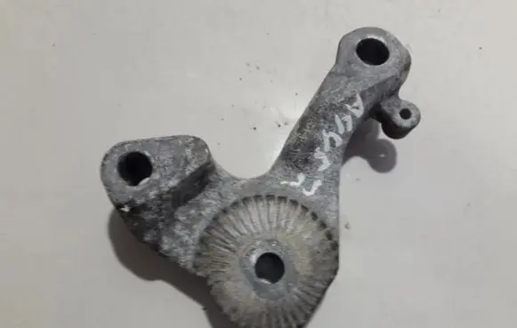 Ford Fiesta Engine mounting bracket