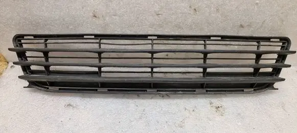 Toyota Corolla E120 E130 Front bumper lower grill 5311202060