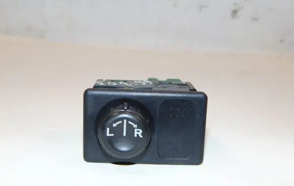 Nissan Primera Wing mirror switch 255702Y015