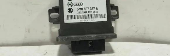Volkswagen PASSAT B6 Light module LCM 5M0907357A 5WK49172A 1302200770011