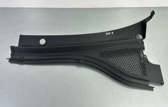 Volkswagen Tiguan Wiper trim 5NB819403