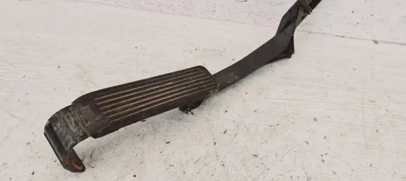 Mercedes-Benz E W210 Accelerator throttle pedal A210301220 1293010382