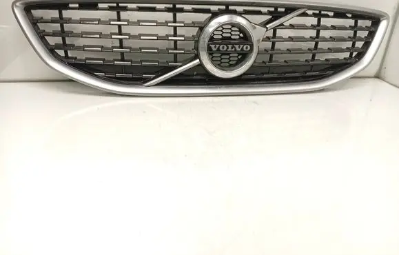 Volvo V40 Front grill 31425331
