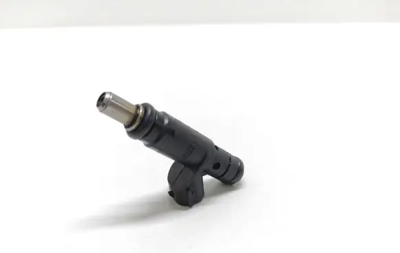Audi A4 S4 B6 8E 8H Fuel injector 06B133551T 2247A03889