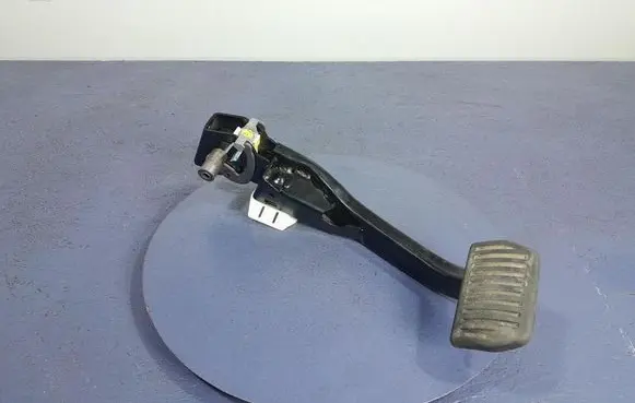Volvo XC60 Accelerator throttle pedal 32264703