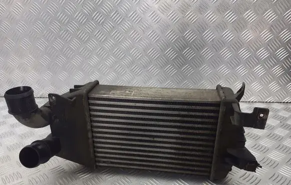 Opel Astra H Intercooler radiator 13240831