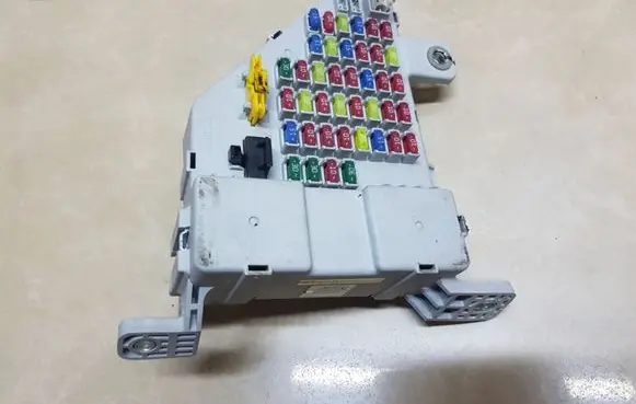 Hyundai Tucson LM Fuse module 911102E501