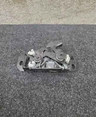Engine bonnet/hood lock/catch