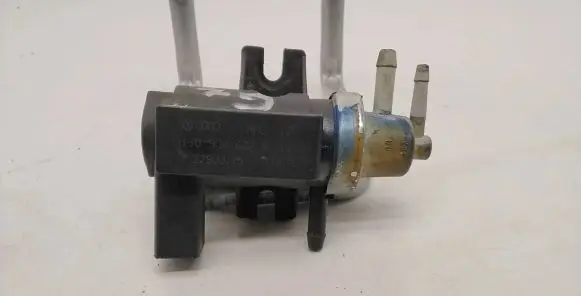 Volkswagen Golf IV Turbo solenoid valve 1J0906627A 01T078 72290325