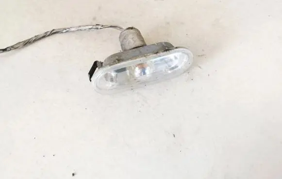 Volkswagen Golf IV Front fender indicator light 1j0949117